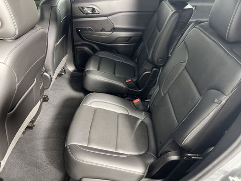 Used 2023 GMC Acadia SLT w/ Elevation Edition FWD image 23