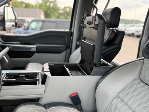 Used 2024 Ford F250 Limited AWD/4WD image 32