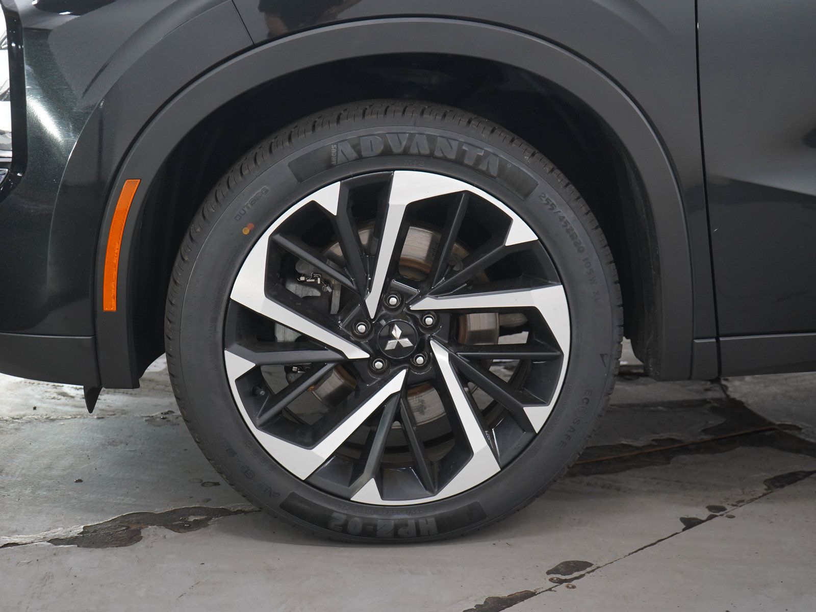 Used 2024 Mitsubishi Outlander SE AWD/4WD image 30
