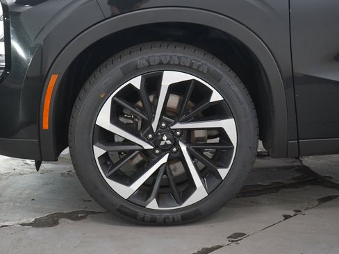 Used 2024 Mitsubishi Outlander SE AWD/4WD image 30