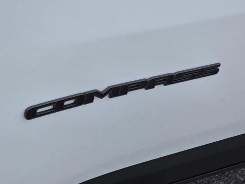 Used 2025 Jeep Compass Trailhawk w/ Trailer Tow Group AWD/4WD image 34