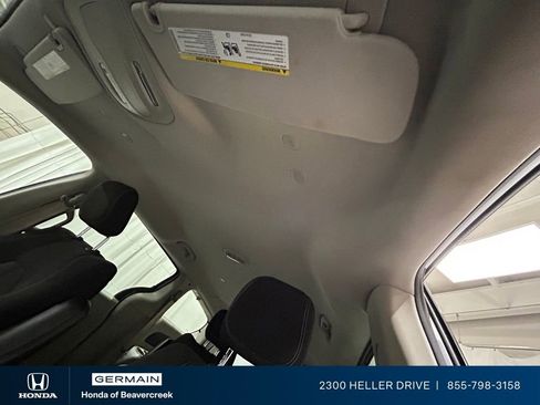 Used 2021 Chrysler Voyager L FWD image 27