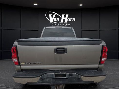 Used 2007 Chevrolet Silverado 2500 LT w/ Heavy-Duty Power Package image 7