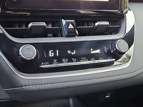 Used 2023 Toyota Corolla SE image 17