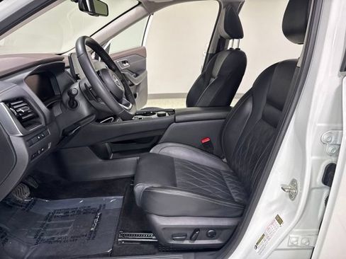 Used 2023 Nissan Rogue Platinum w/ Platinum Premium Package AWD/4WD image 16