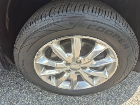 Used 2015 Jeep Cherokee Limited w/ Trailer Tow Group AWD/4WD image 29