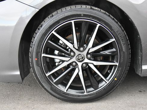 Used 2023 Toyota Camry SE image 12