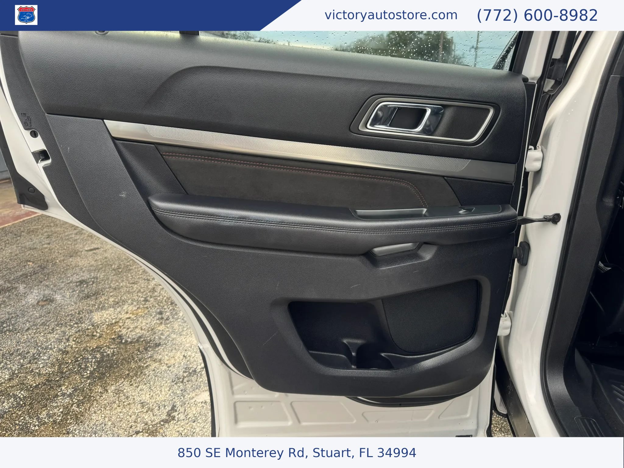 Used 2018 Ford Explorer XLT w/ Equipment Group 202A AWD/4WD image 16