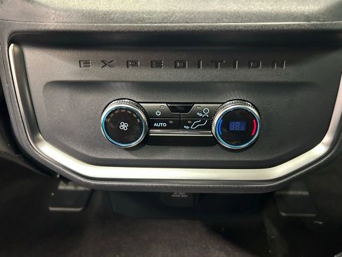 New 2025 Ford Expedition Max Active image 28