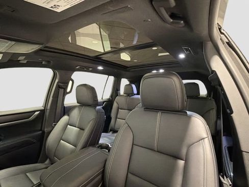 Used 2025 GMC Acadia Elevation w/ Elevation Premium Package AWD/4WD image 21