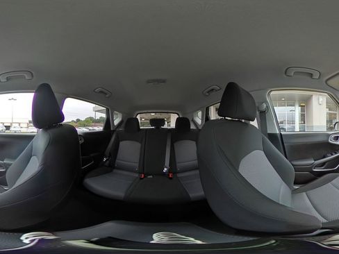 Used 2025 Kia Soul LX w/ LX Technology Package FWD image 40