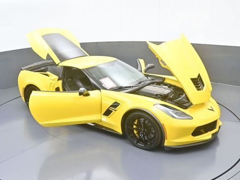 Used 2019 Chevrolet Corvette Grand Sport w/ Carbon Flash Badge Package image 58