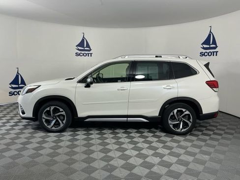 Used 2023 Subaru Forester Touring AWD/4WD image 4