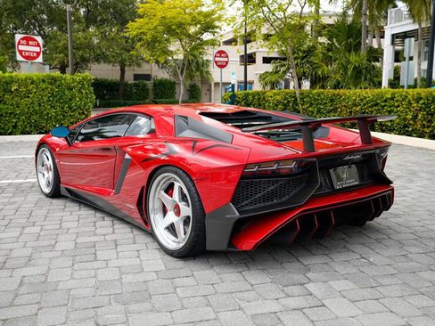 Used 2016 Lamborghini Aventador LP 750-4 Superveloce image 19