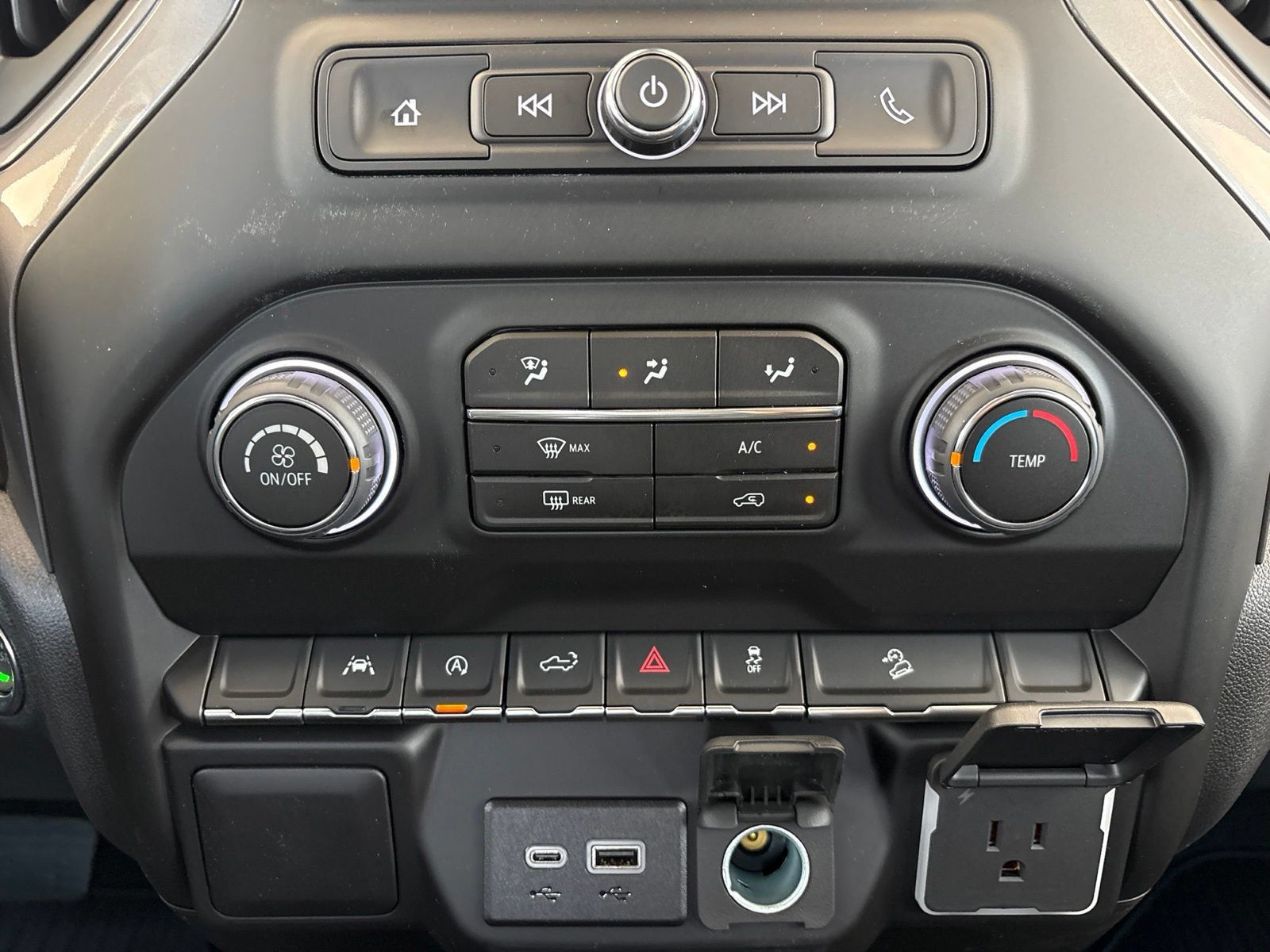 New 2026 Chevrolet Silverado 1500 Custom Trail Boss w/ LPO, Dark Essentials Package AWD/4WD image 21