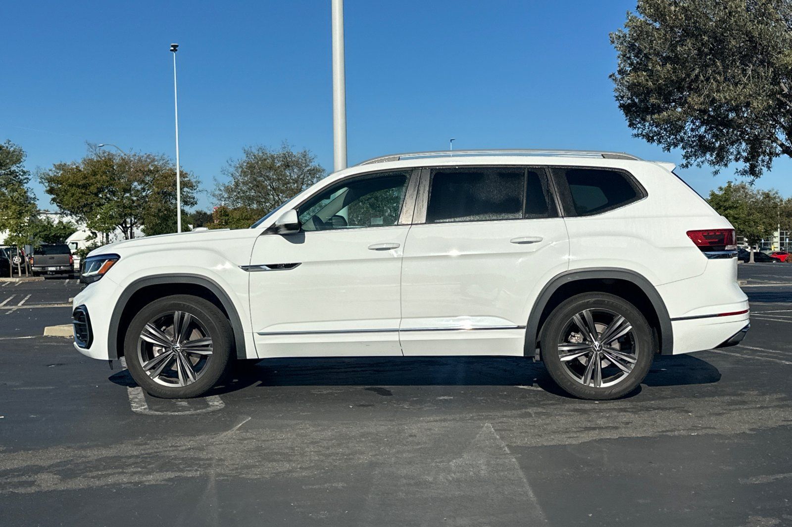 Used 2022 Volkswagen Atlas SEL R-Line AWD/4WD image 7