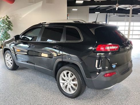 Used 2017 Jeep Cherokee Limited AWD/4WD image 21
