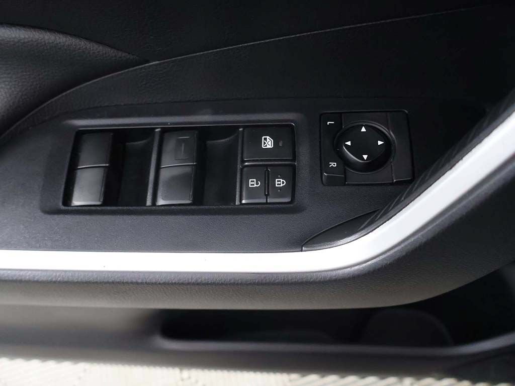 Used 2020 Toyota RAV4 LE FWD image 32
