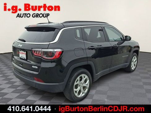 Used 2024 Jeep Compass Latitude AWD/4WD image 6
