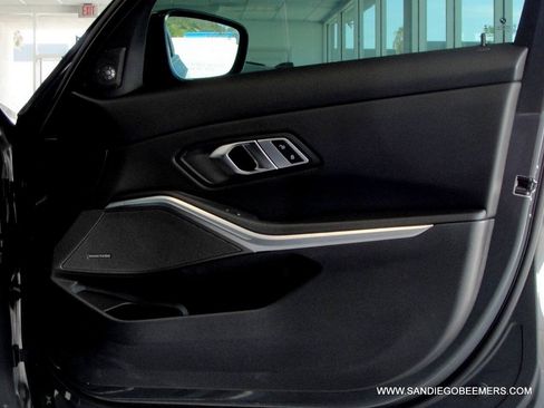 Used 2023 BMW 330i Sedan w/ M Sport Package RWD image 19