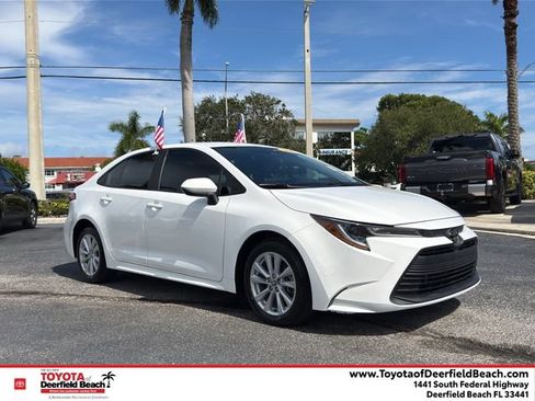 Used 2024 Toyota Corolla LE w/ LE Convenience Package FWD image 1