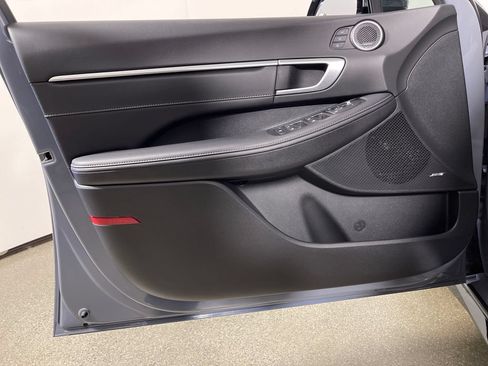 Certified 2025 Hyundai Sonata Limited FWD image 19