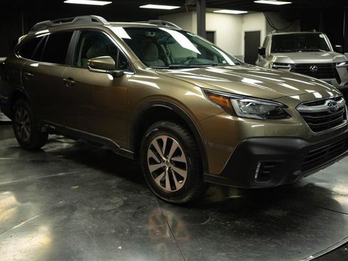 Used 2022 Subaru Outback Premium image 5