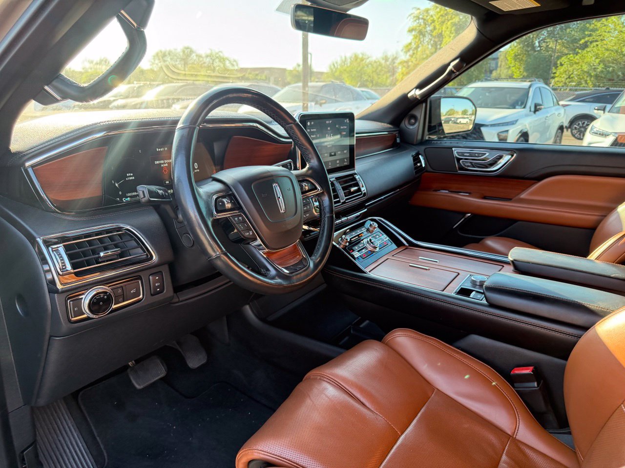 Used 2018 Lincoln Navigator Reserve w/ Technology Package AWD/4WD image 14