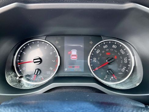 Used 2019 Toyota RAV4 LE w/ Carpet Mat Package FWD image 26
