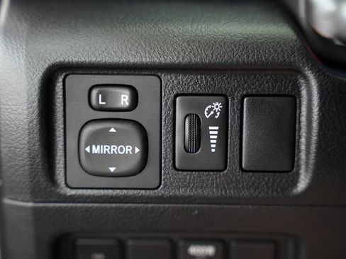 Used 2015 Toyota 4Runner SR5 AWD/4WD image 51