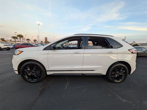 Used 2022 Ford Edge SE w/ Black Appearance Package image 9