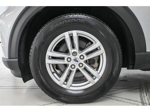 Used 2020 Ford Explorer XLT w/ Equipment Group 202A AWD/4WD image 27
