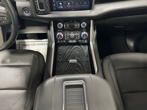 Used 2023 GMC Yukon XL Denali AWD/4WD image 36