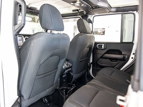 Used 2021 Jeep Wrangler Unlimited Sahara w/ Safety Group AWD/4WD image 29