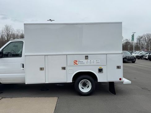 New 2026 Ford E-350 and Econoline 350 Super Duty w/ Power Equipment Group image 7