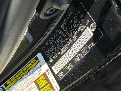 Used 2025 Lexus ES 300h w/ Premium Package FWD image 29