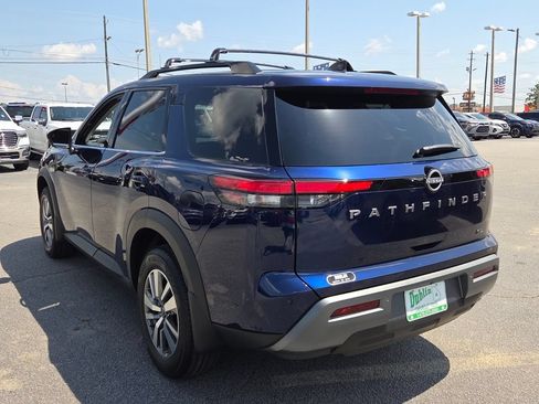 New 2026 Nissan Pathfinder SL FWD image 8