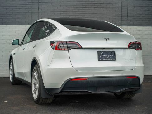 Used 2022 Tesla Model Y Long Range AWD/4WD image 7