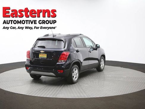 Used 2021 Chevrolet Trax LT w/ Driver Confidence Package image 38