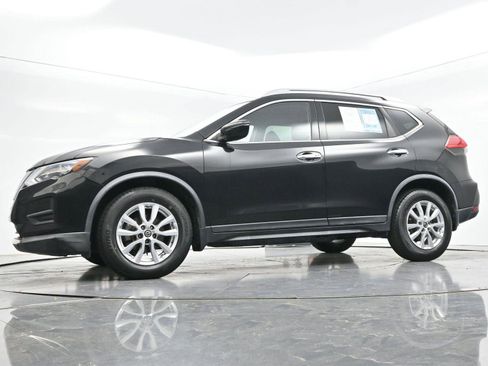 Used 2017 Nissan Rogue SV FWD image 48