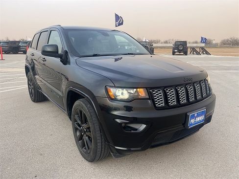 Used 2020 Jeep Grand Cherokee Altitude image 7