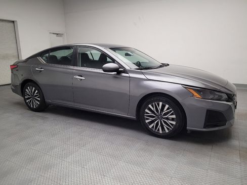 Used 2023 Nissan Altima 2.5 SV image 11