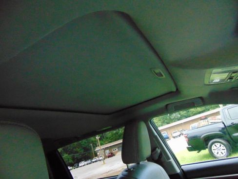 Used 2015 Toyota Highlander Limited FWD image 24