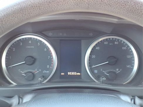 Used 2018 Toyota Highlander LE image 24