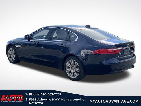 Used 2017 Jaguar XF image 3