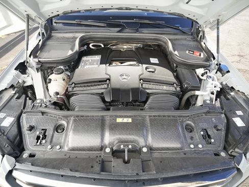 Used 2024 Mercedes-Benz GLS 580 4MATIC image 18