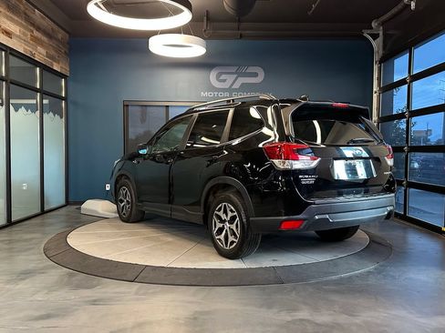 Used 2021 Subaru Forester Premium AWD/4WD image 5
