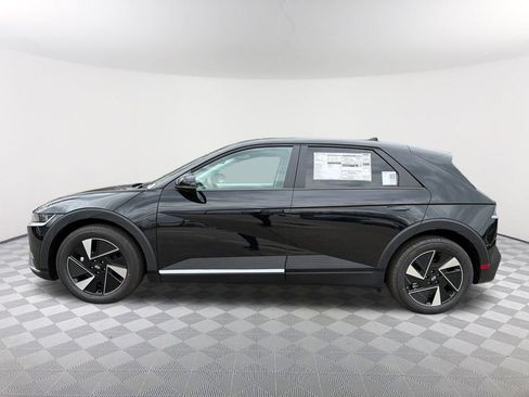 New 2026 Hyundai Ioniq 5 SE image 8