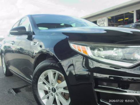 Used 2017 Kia Optima LX FWD image 18