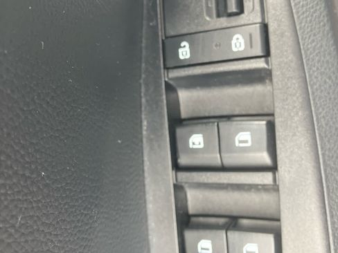 Used 2021 Kia Seltos S AWD/4WD image 12